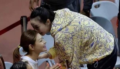 吴迪：易建联身价40亿的背后支持者，42岁韵味犹存