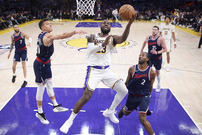 NBA｜詹姆斯常规赛胜场达到1000场 距离5万分先生只差1分