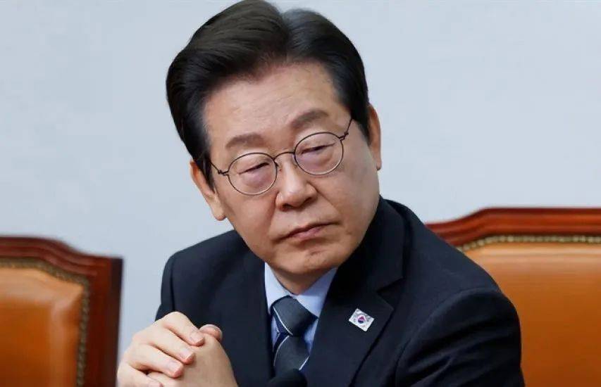 没想到李在明这么硬气！没说中方一句坏话，美国一怒之下出重手